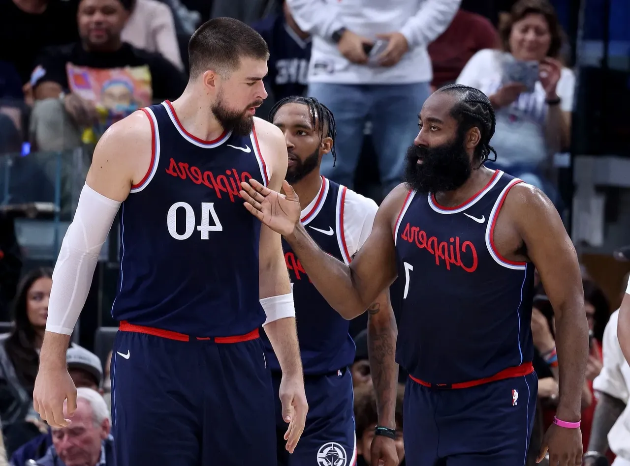 巴特勒新星关键助攻表现惊艳，快船未来可期！的简单介绍